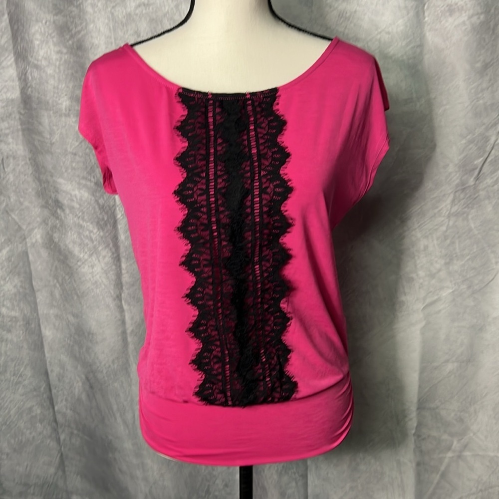 Tracy Evans Fuchsia & Black Cinch Waist Sleeveless Blouse - size Medium